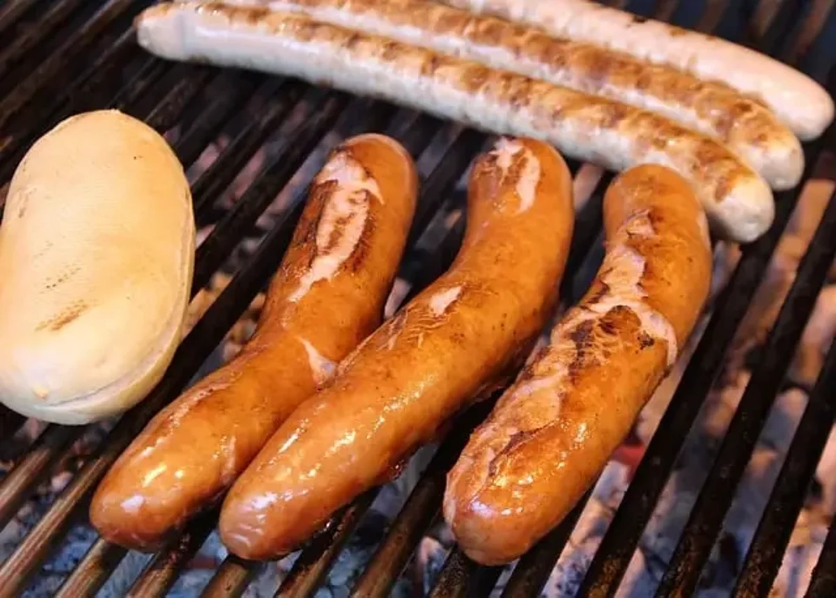 Does a split casing tell you when a sausage is cooked?
