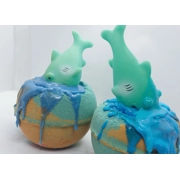 Luxury Bath Bomb with Shark Toy
