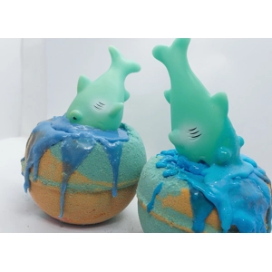 Luxury Bath Bomb with Shark Toy