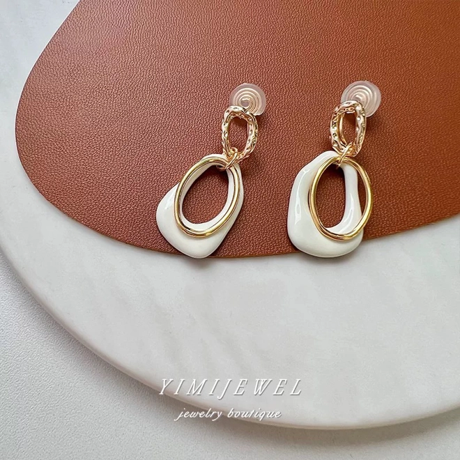 Additional Image for "Pure White Coast" Retro Bohemian Pain-Free Ear Clips, Ear Jewelry for Women, Unique Earrings