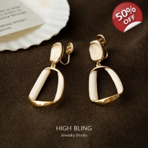 Retro Geometric Large Earrin..