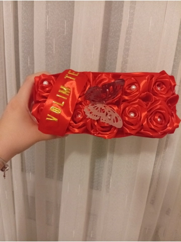 Romantični buket od 10 crvenih ruža „Volim te