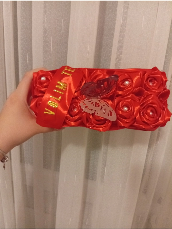 Romantični buket od 10 crvenih ruža „Volim te"