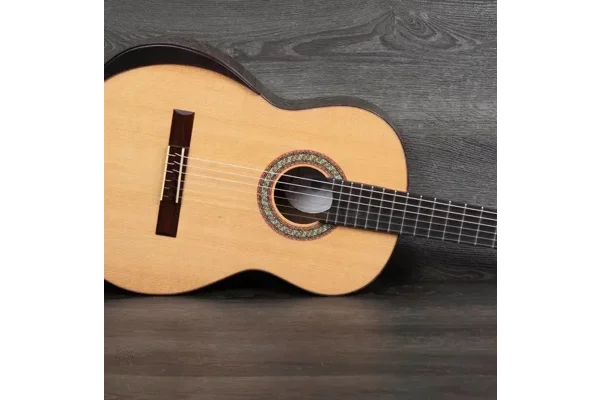How to Choose the Right Classical Guitar Strings
