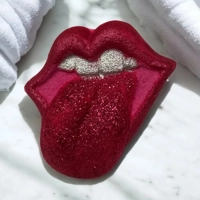 Lip Tease Bubble Bomb