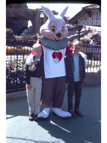 Vtg 1964 Amateur Shot Disneyland 35MM Slide Alice in Wonderland White Rabbit