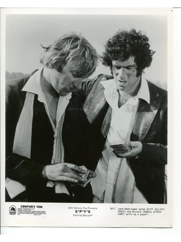S.P.Y.S. Press Photo Donald Sutherland Elliott Gould Movie Publicity 1974 Spys