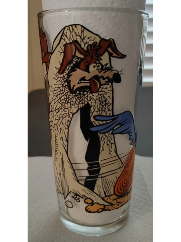 Vintage 1976 Pepsi Warner Brothers Road Runner Wile E Coyote Interaction Glass