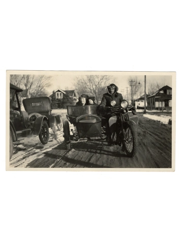 1924 Man Woman Child on Indian Motorcycle + Sidecar Original Photo Mile High Motorcycle Club CO