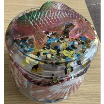 Shell and Fish screw lid pot