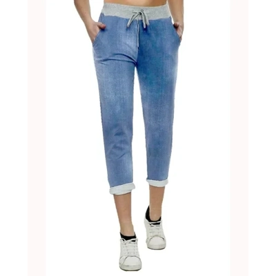 Light Wash 3/4 Capri Trouser