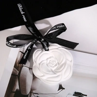 Peach & Tea White Rose Shaped Fra..