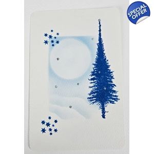 Minimalistische winterkaart met blauwe den en maan