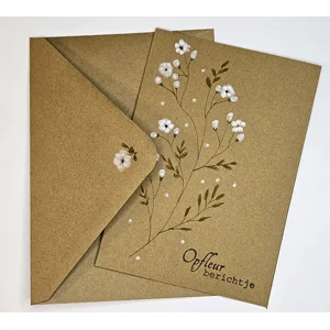 WK-244 Bruine kraft kaart met Witte Bloemen en omslag