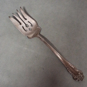 Oneida Avalon 1901 Cold Meat Serving Fork Silverplate 8 1/4