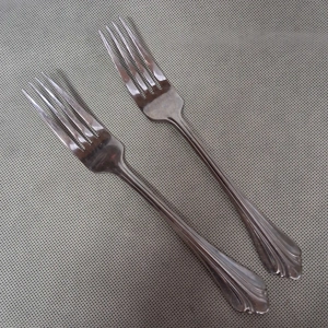 Oneida Gwendolyn Dinner Forks 2 Stainless Steel 8 1/8