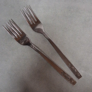 Imperial International Young Rose Dinner Forks 2 Stainless Steel 7 1/4