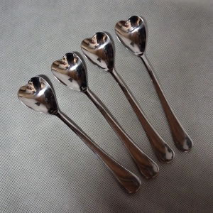 Towle Irresistible Heart Shaped Ice Cream Dessert Spoons 4 Stainless Steel 8 3/4