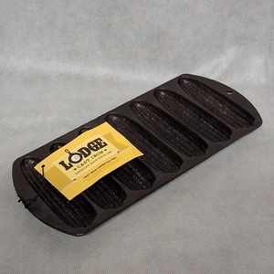 Lodge Cast Iron Corn Stick Pan 7 Ears Model 27C2 Pre-Seasoned New With Tags