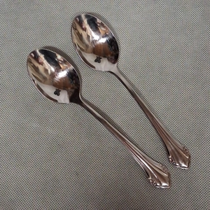Oneida Ltd. Repose Oval Soup Spoons 2 Glossy Stainless Steel 6 7/8