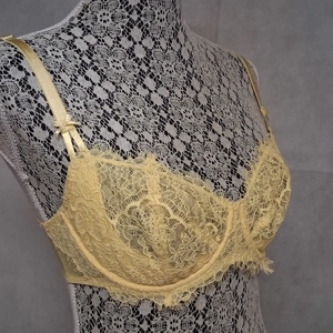 Victoria's Secret Dream Angels Push Up Bra 34D Yellow Without Padding