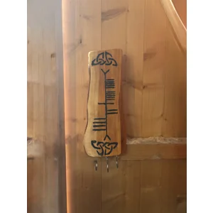 Yew Clann Celtic Knot Hey Holder Wall Art
