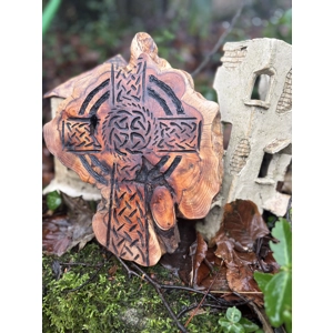 Celtic Cross Yew Cookie Slice