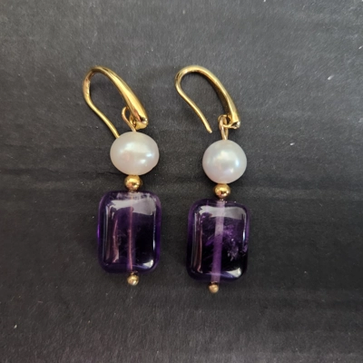Amethyst and Pearl earrings with gold plate Amethyst and Pearl earrings with gold plate