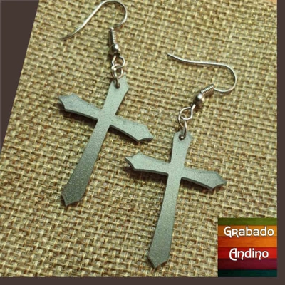 aretes cruces goticas