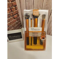 Real Techniques "Flawless Base Set" – 4 Essential Makeup Brushes with Bonus Storage Cup