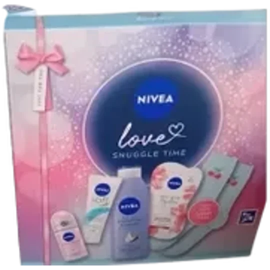 NIVEA Snuggle Up With Love Pampering Gift Set