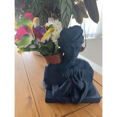 Naima Modern Woman's Head Planter Art Vase Sculpture Grow Flower Pot decor