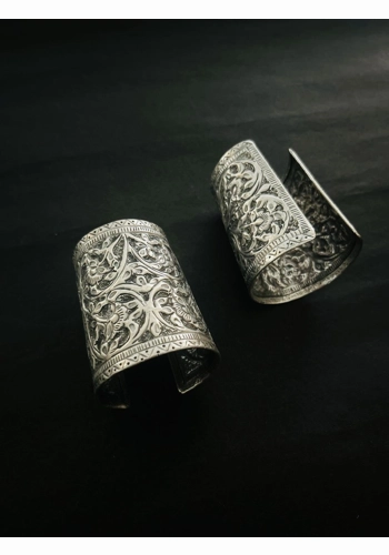 Vintage Vines Cuff Brac..