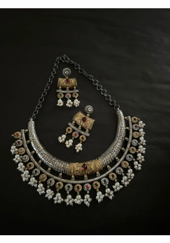 Gulzaar Necklace Set