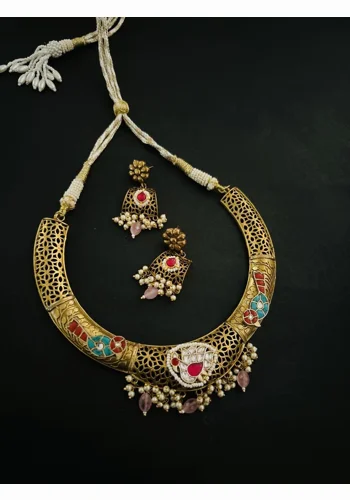 Meera set