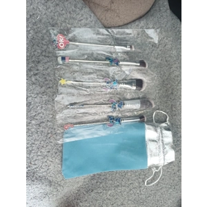Makeup brushes
