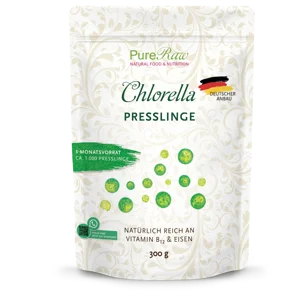 The Chlorella pellets from Germany. They enjoy great popularity as a valuable food and superfood, especially among health-conscious people and athletes. Especially noteworthy is its high content of bioactive vitamin B12 (100 μg/100 g)1 and iron (112 mg/100 g)2, which makes the algae interesting not only for vegans.