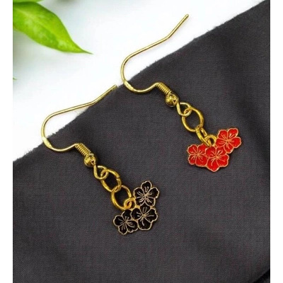 Gold Floral Drop Earrin..