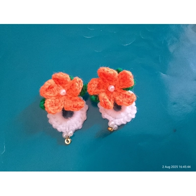 Petal Bloom Crochet Brooch – Orange & White