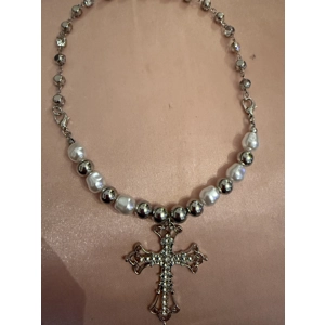 Bling & faux pearls cross necklace