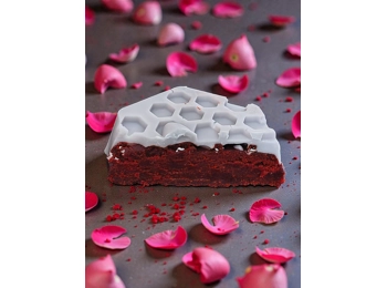 Cake pop cake pieces