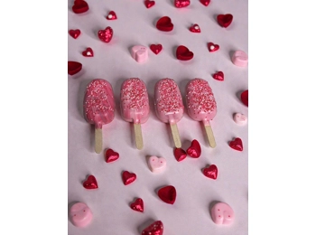 Custom color cakepops /cake sicles