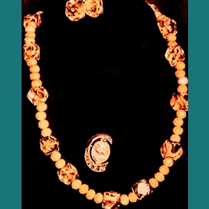 14.75  Choker Czec Glass w matching earrings