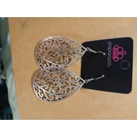 Paparazzi Silver Filigree Teardro..