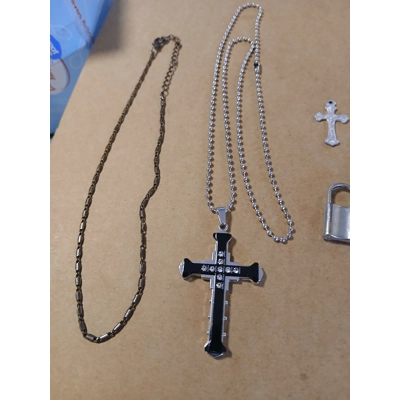 Lot of 15 Pieces of Vintage Jewelry