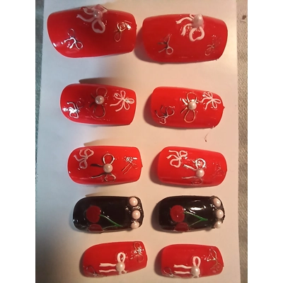 Set of Red and Black Fake Nails With Bows