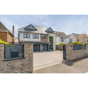 Elms Avenue, Lilliput