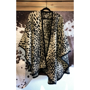 OSFM Cheetah Print Knit Shawl