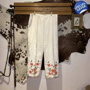 Embroidered Cropped Slacks