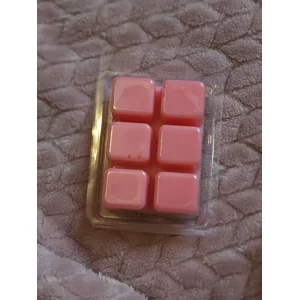 A Romance wax melts